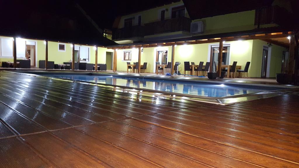 House Tina Hotel Grabovac  Ngoại thất bức ảnh