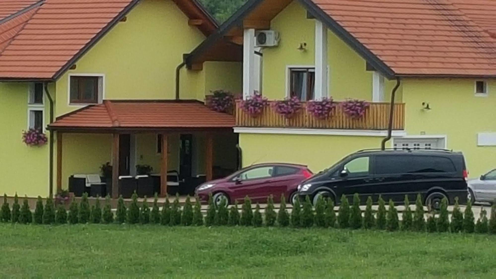 House Tina Hotel Grabovac  Ngoại thất bức ảnh
