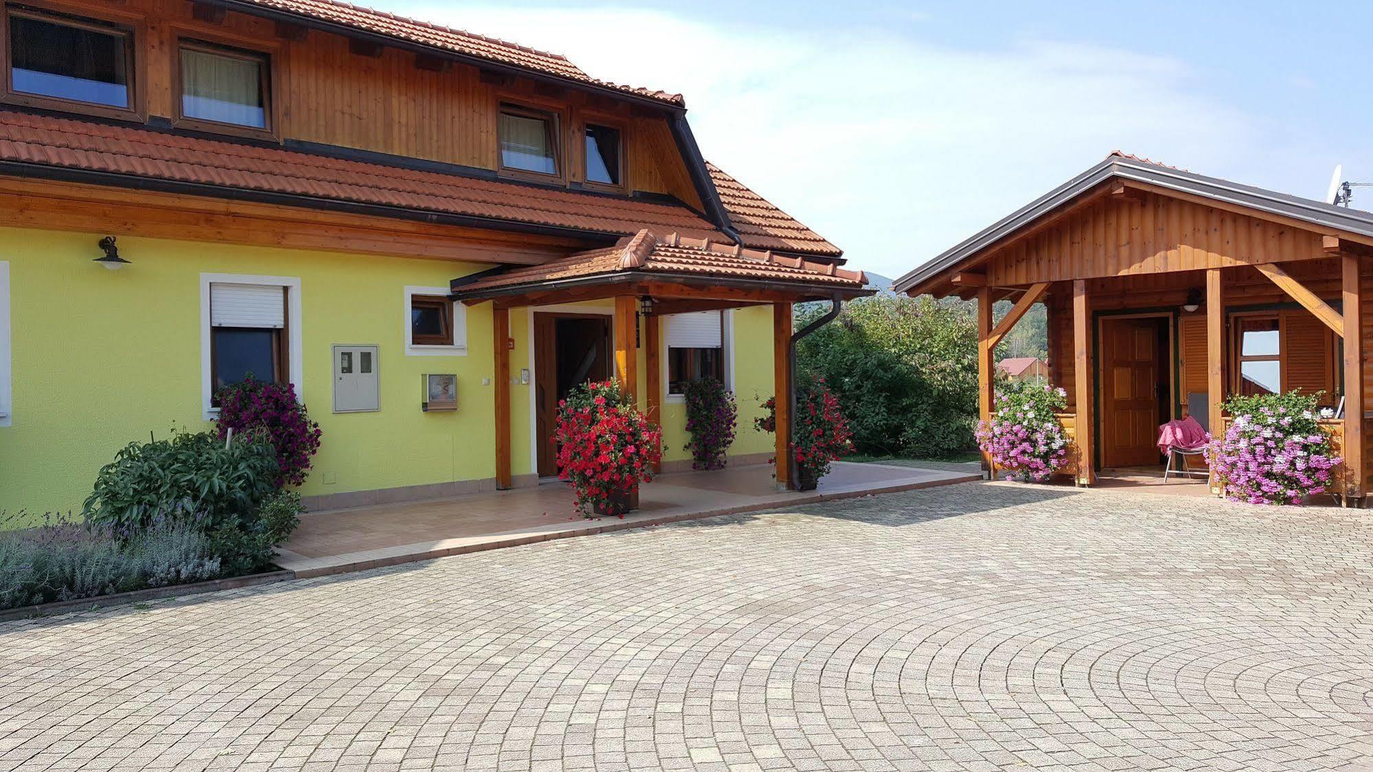 House Tina Hotel Grabovac  Ngoại thất bức ảnh